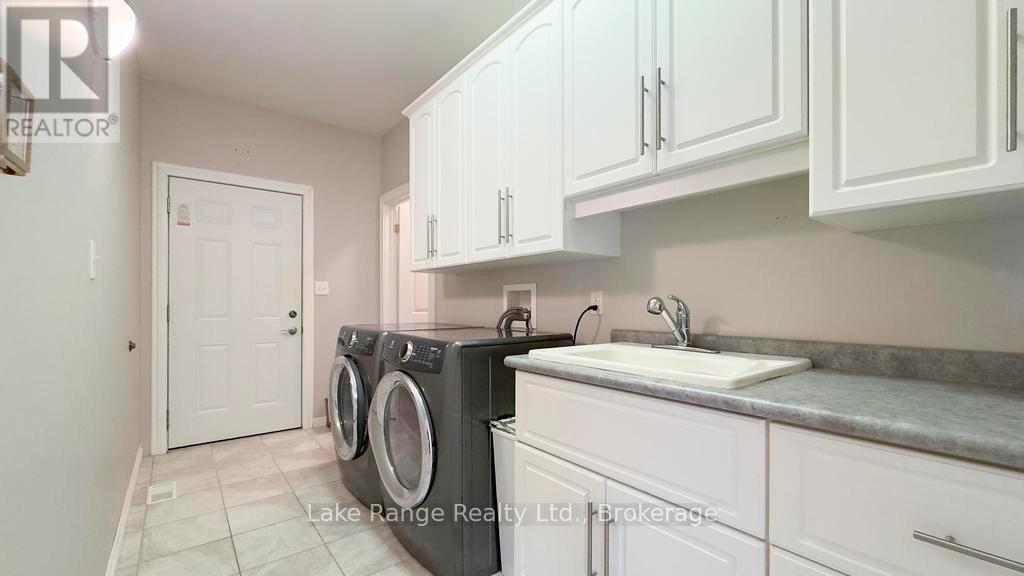 540 Attawandaron Road, Huron-Kinloss, Ontario  N2Z 2X3 - Photo 16 - X12116708