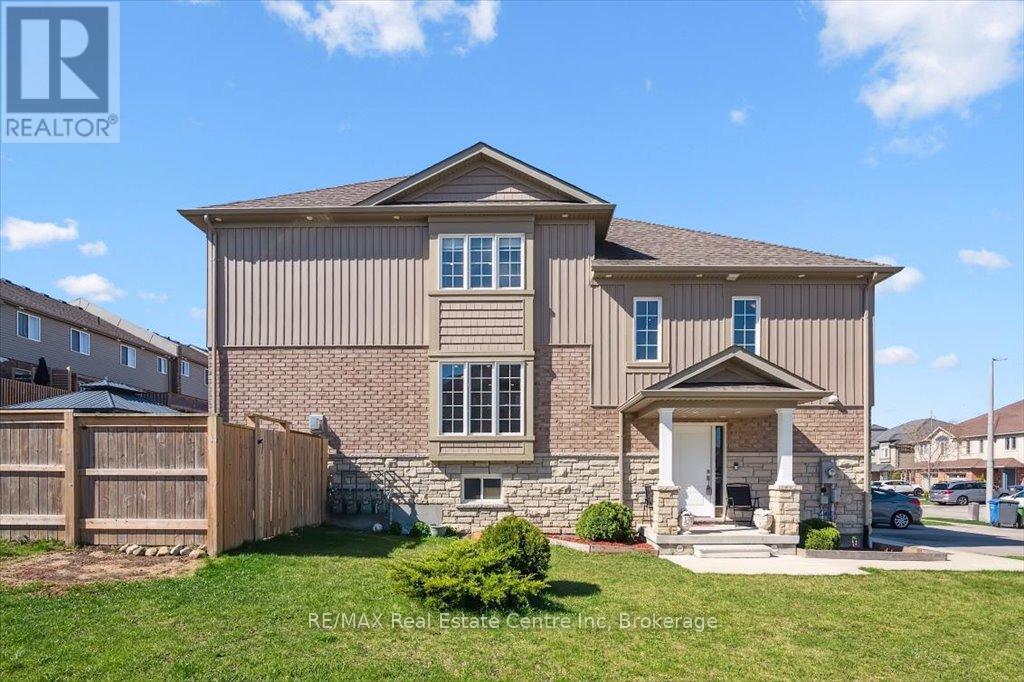 164 Summit Ridge Drive, Guelph, Ontario  N1E 0M4 - Photo 2 - X12116709