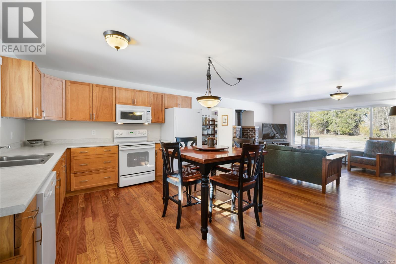 Property at 265 Allsbrook Rd image 4