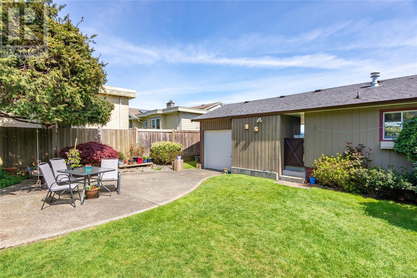 Property at 300 McCarthy St image 5