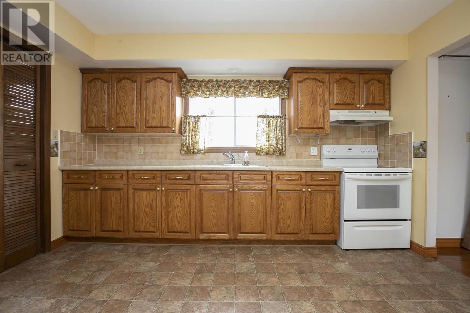 142 Norden Cres, Sault Ste. Marie, Ontario  P6B 5N5 - Photo 26 - SM250937