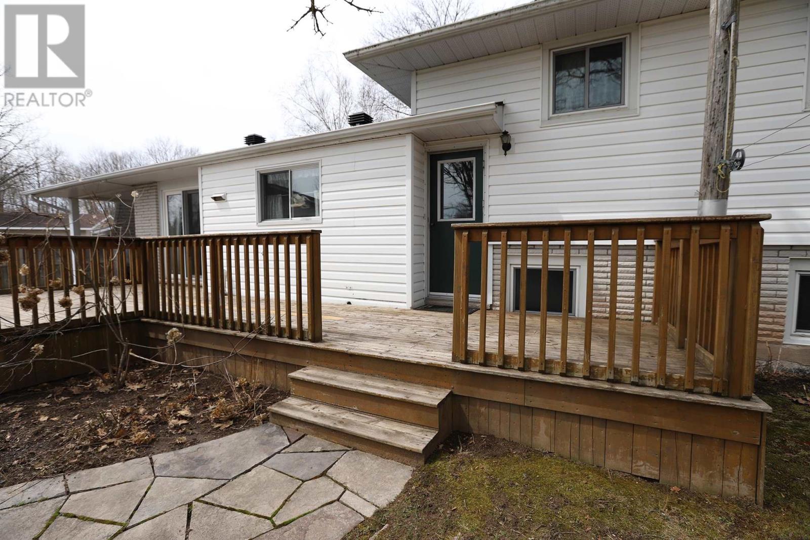 142 Norden Cres, Sault Ste. Marie, Ontario  P6B 5N5 - Photo 9 - SM250937