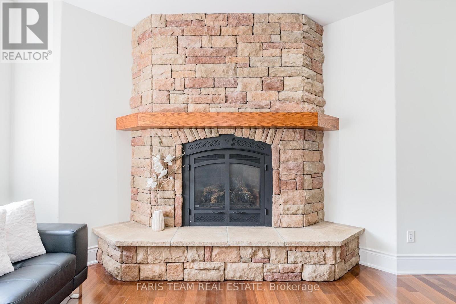 39 Vanderpost Crescent, Essa, Ontario  L0L 2N0 - Photo 10 - N12116509