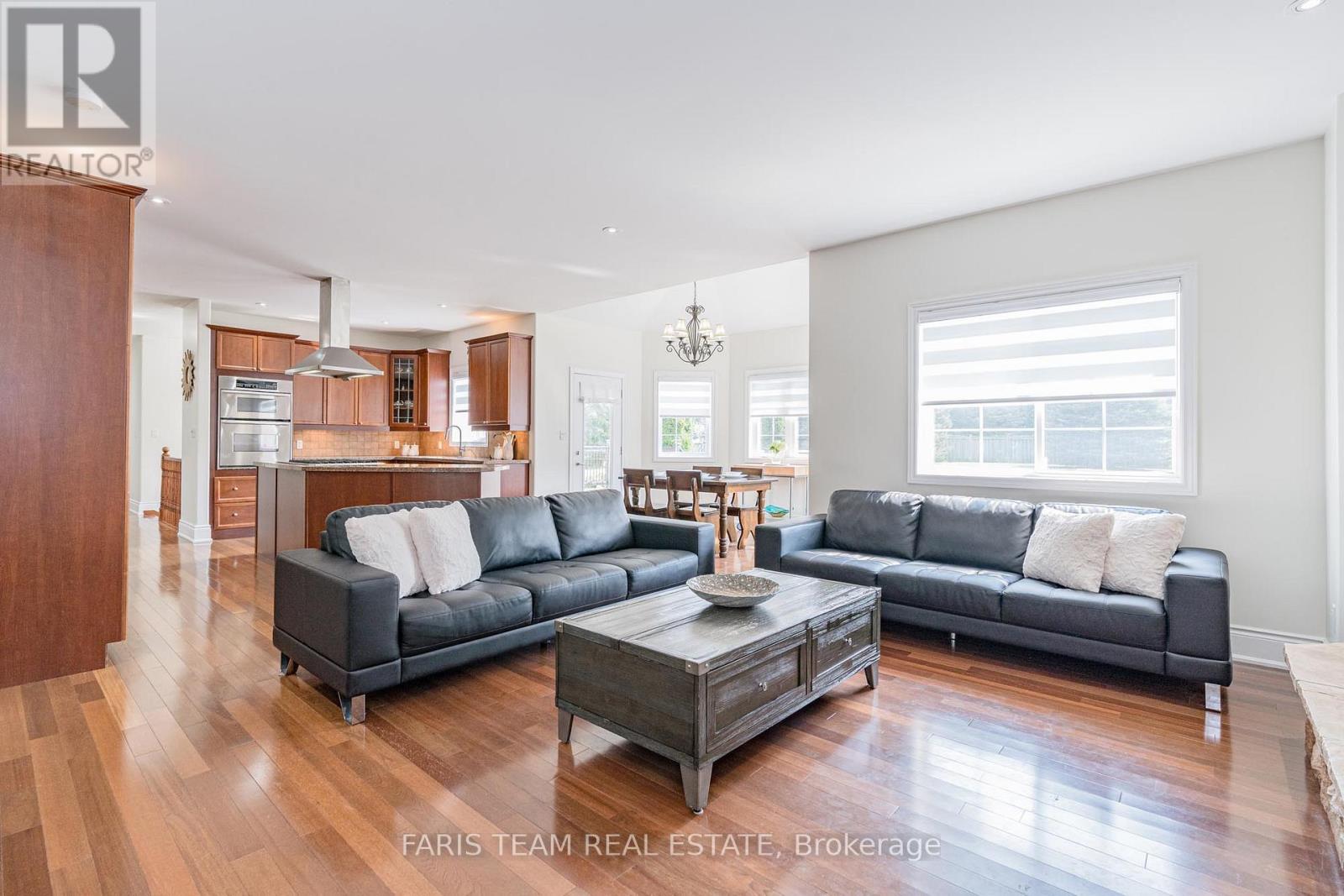 39 Vanderpost Crescent, Essa, Ontario  L0L 2N0 - Photo 11 - N12116509