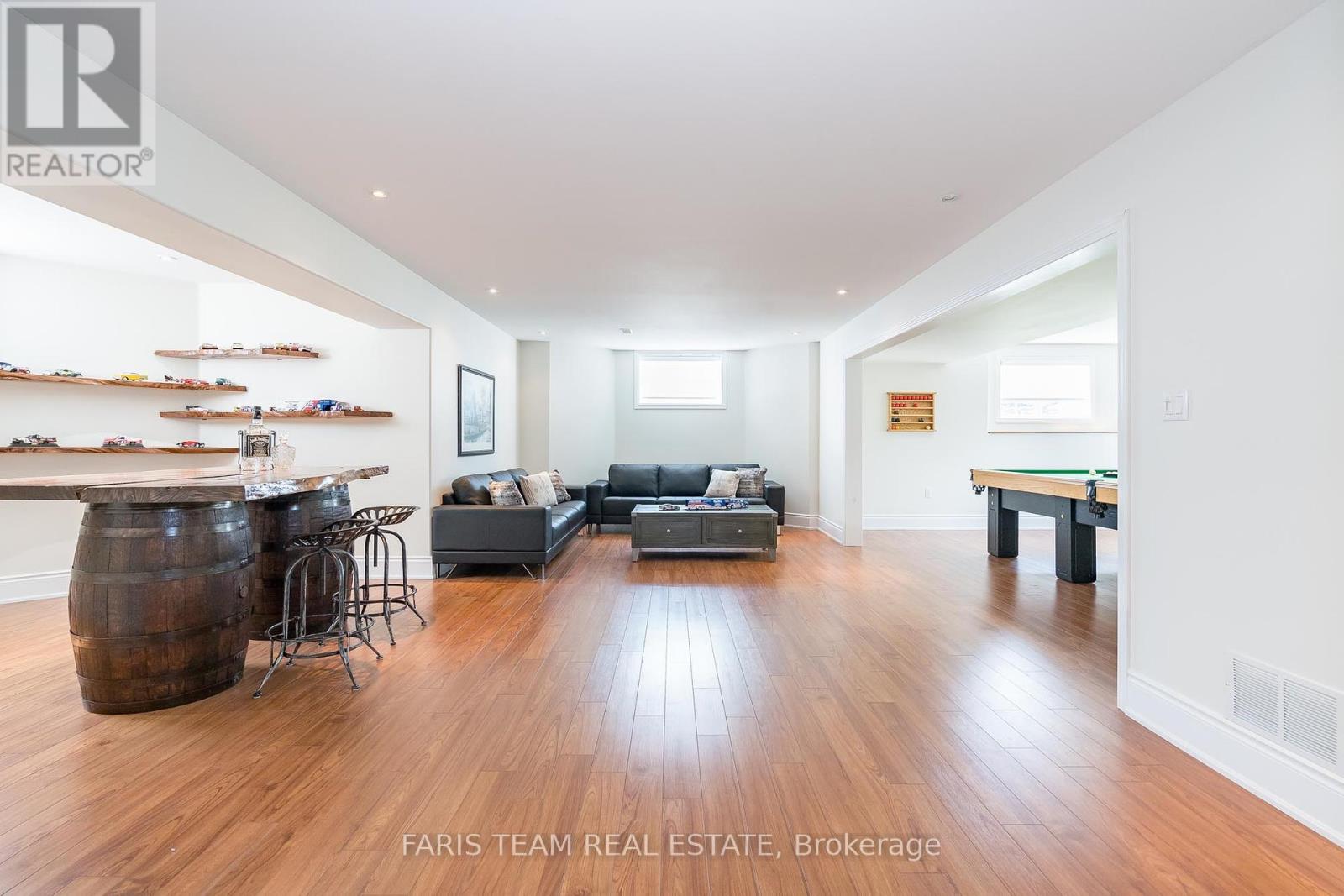 39 Vanderpost Crescent, Essa, Ontario  L0L 2N0 - Photo 19 - N12116509