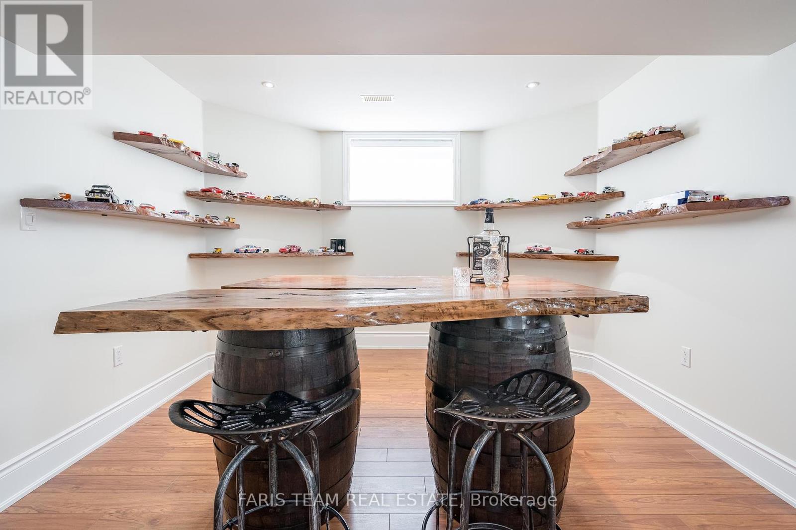 39 Vanderpost Crescent, Essa, Ontario  L0L 2N0 - Photo 20 - N12116509