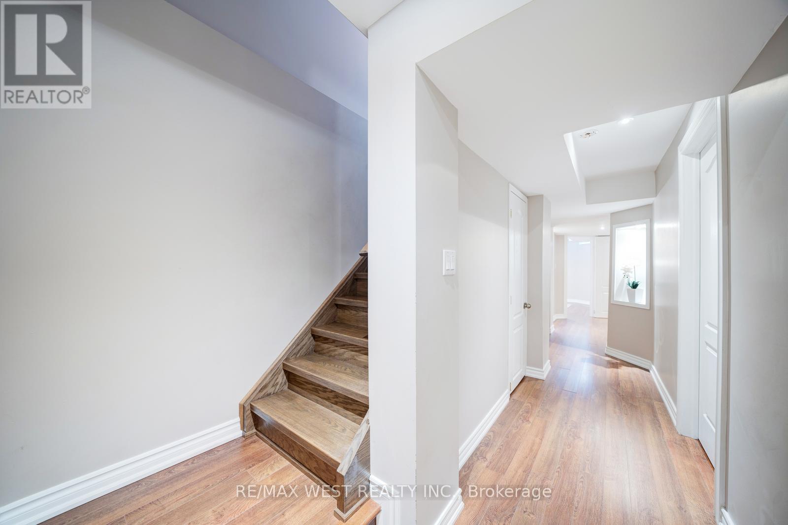 26 Thistle Avenue, Richmond Hill, Ontario  L4E 0B6 - Photo 35 - N12116571