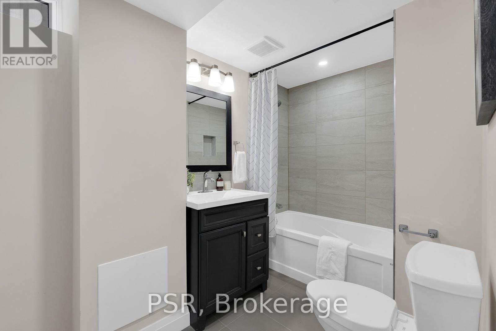 15 Wenderly Drive, Aurora, Ontario  L4G 1V2 - Photo 15 - N12116666