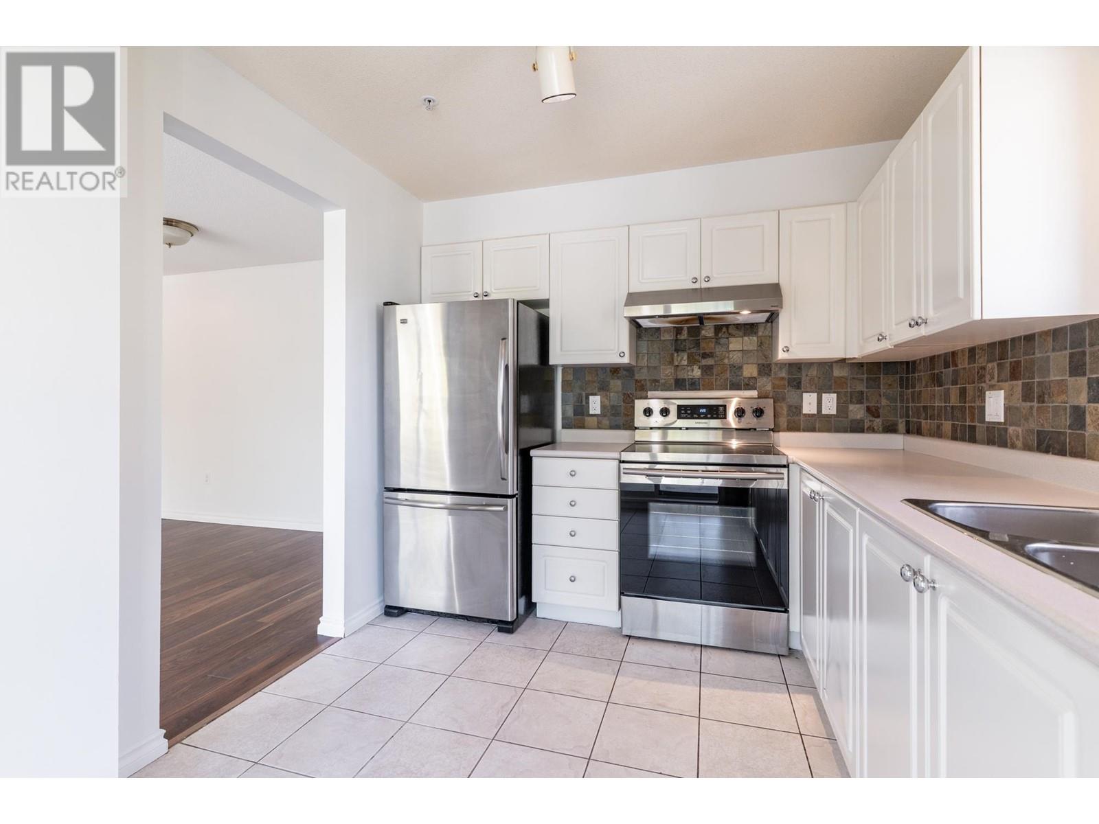 203 2559 Parkview Lane, Port Coquitlam, British Columbia  V3C 6M1 - Photo 10 - R2996814