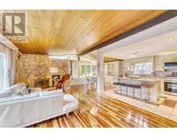 990 KINSAC STREET, Coquitlam, British Columbia