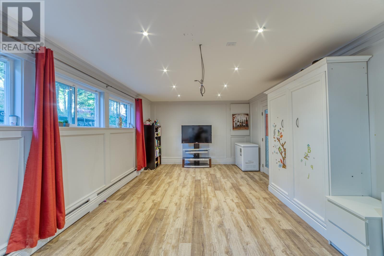 990 Kinsac Street, Coquitlam, British Columbia  V3J 4V1 - Photo 8 - R2996377