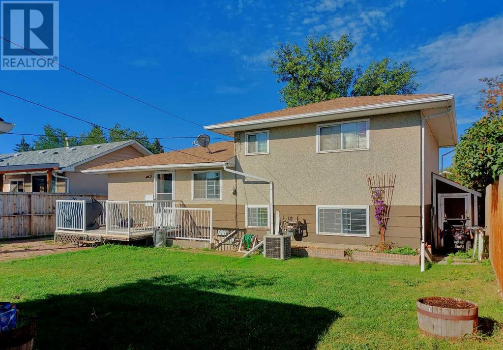 Property at 812 47 Street SE image 1