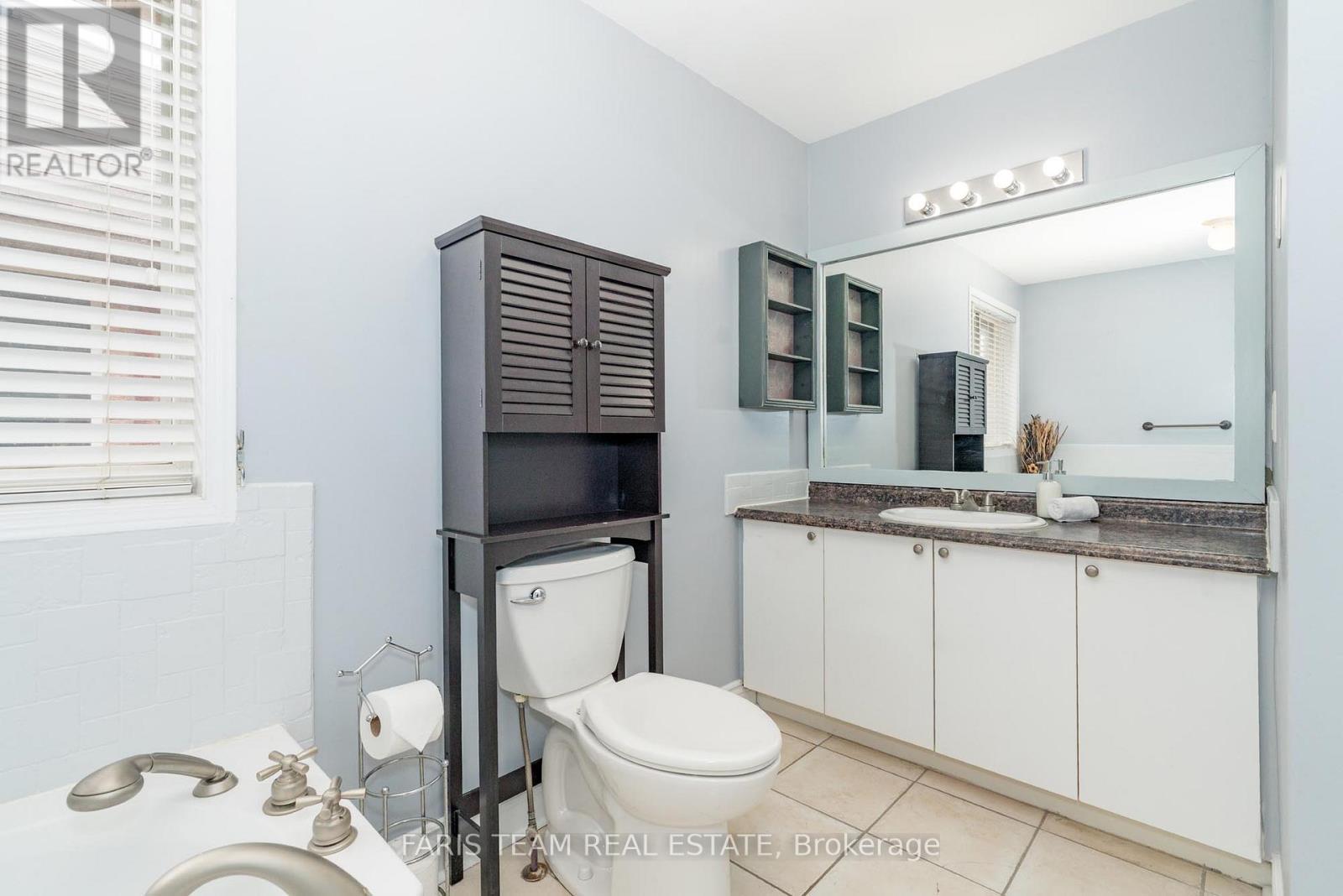 126 Hanmer Street E, Barrie, Ontario  L4M 6V9 - Photo 12 - S12116518