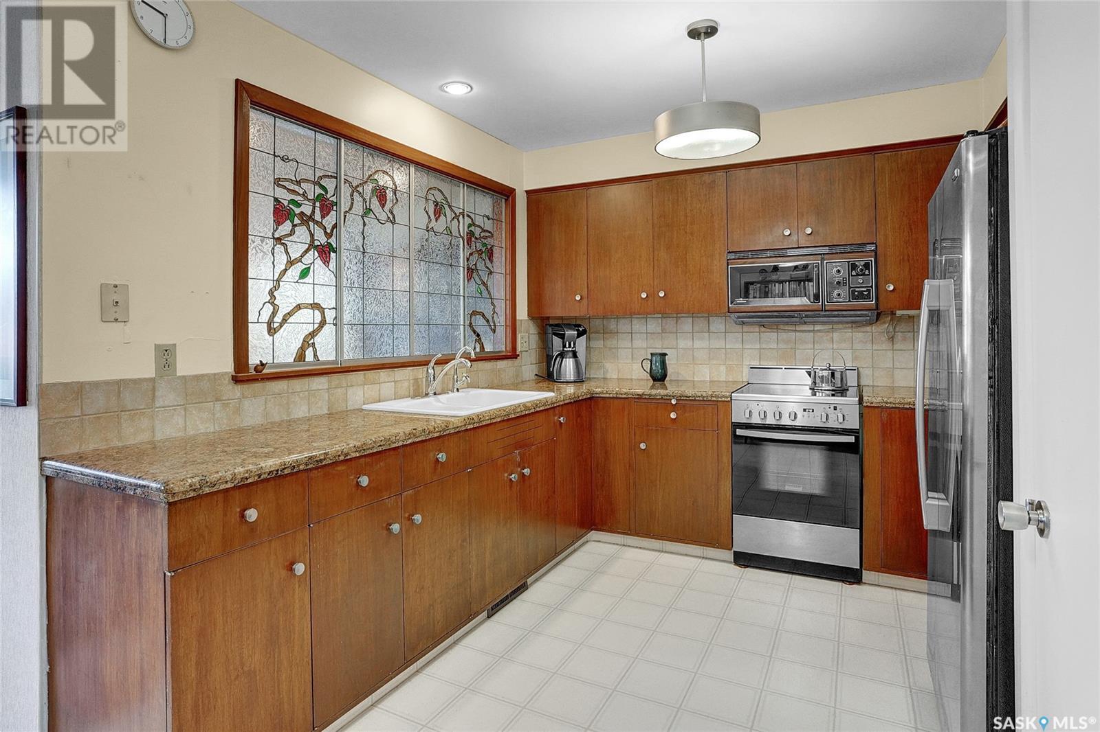 341 Durham Drive, Regina, Saskatchewan  S4S 4Z6 - Photo 17 - SK004061