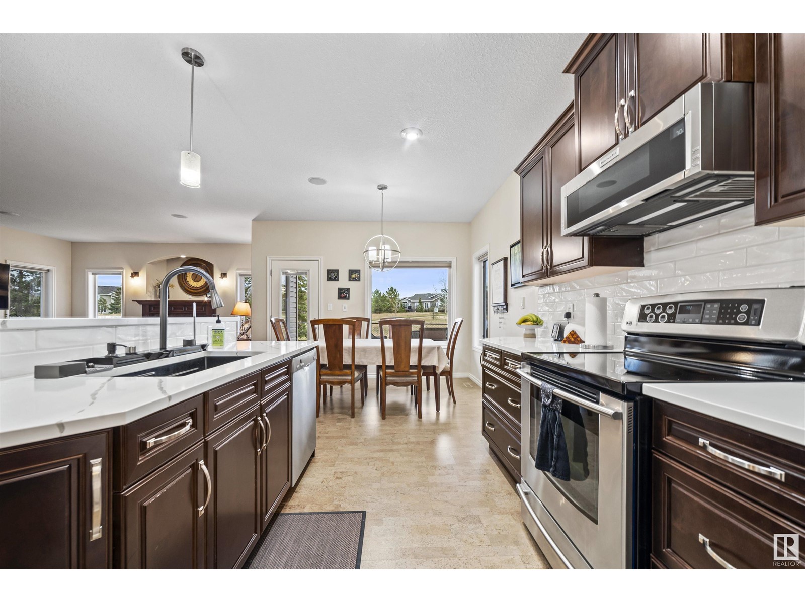 Property at 88 WILKINSON PL image 4