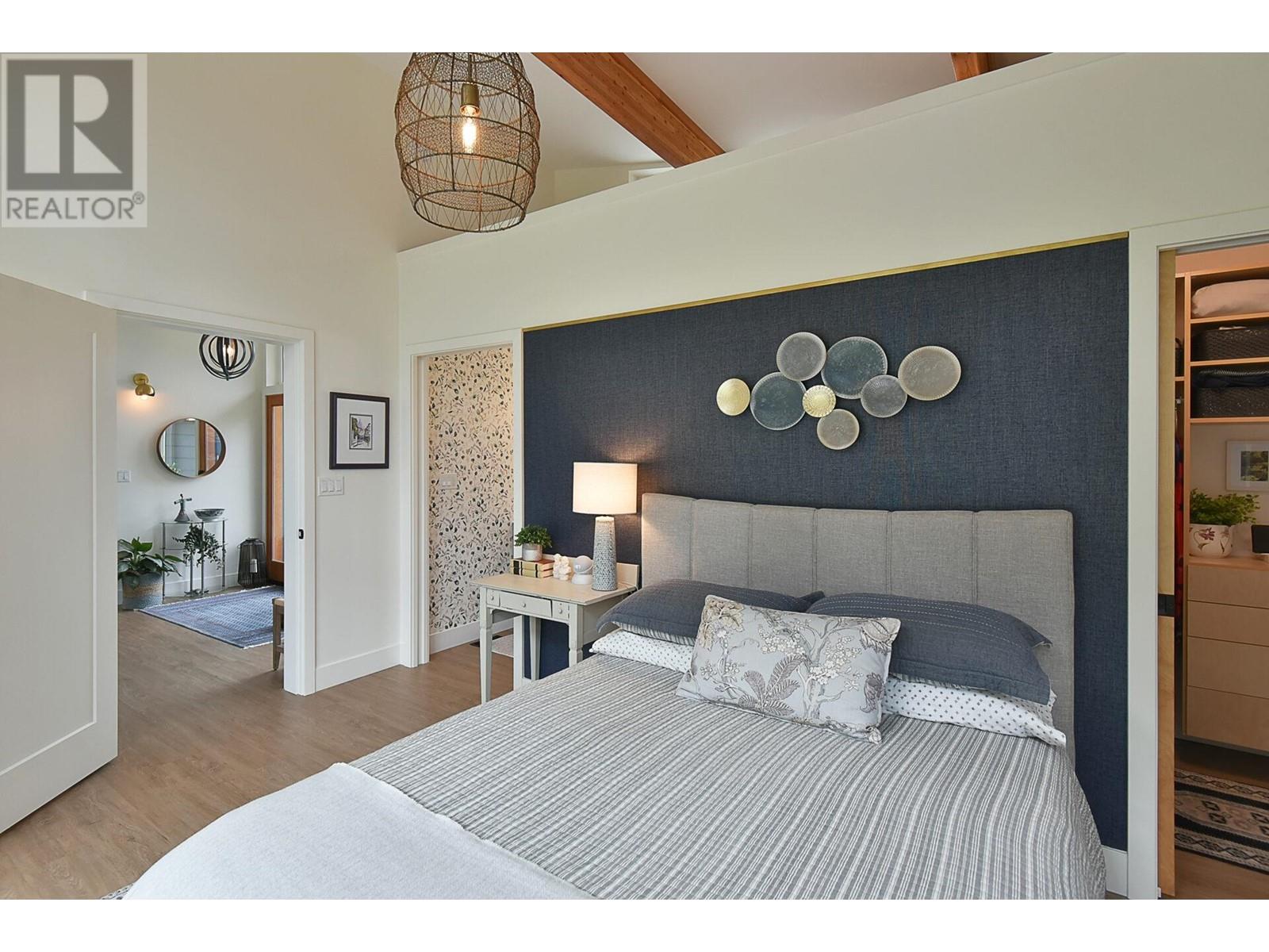 5961-5963 Ripple Way, Sechelt, British Columbia  V7Z 0R2 - Photo 8 - R2957481