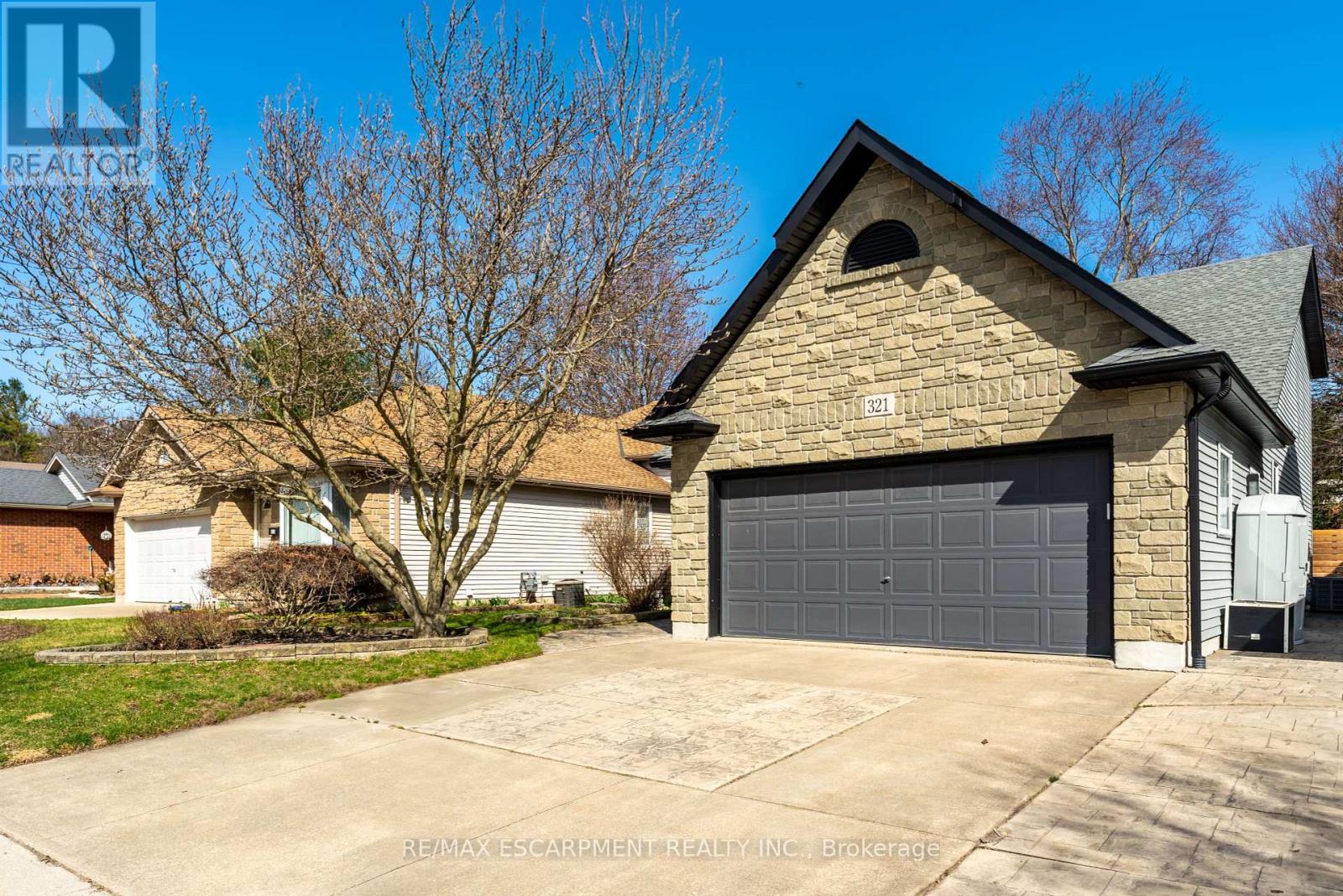 321 Beckett Crescent, Pelham, Ontario  L0S 1E4 - Photo 5 - X12065595
