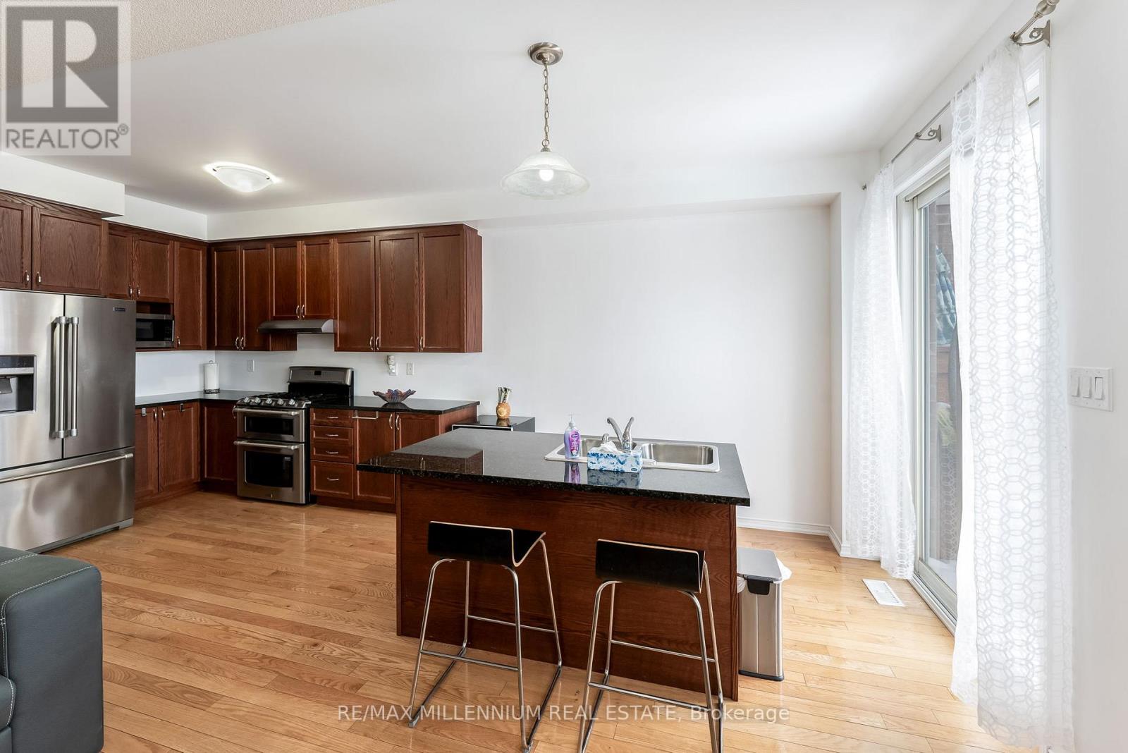 70 Sussexvale Drive, Brampton, Ontario  L6R 3R4 - Photo 21 - W12116485