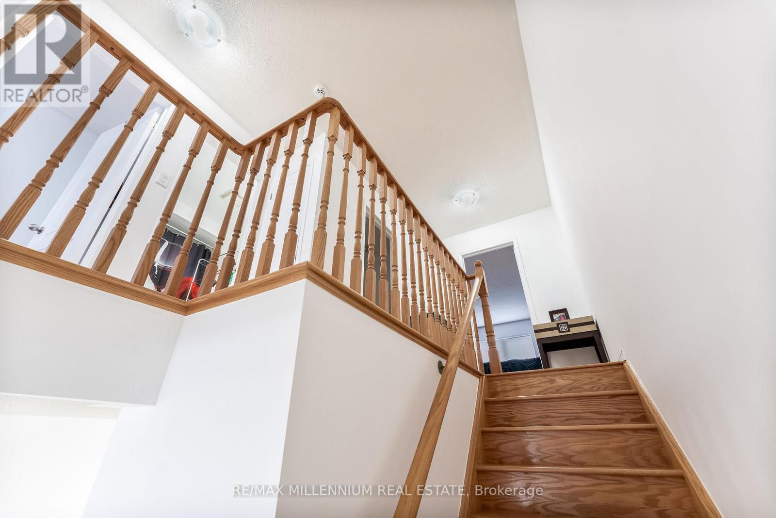 70 Sussexvale Drive, Brampton, Ontario  L6R 3R4 - Photo 25 - W12116485