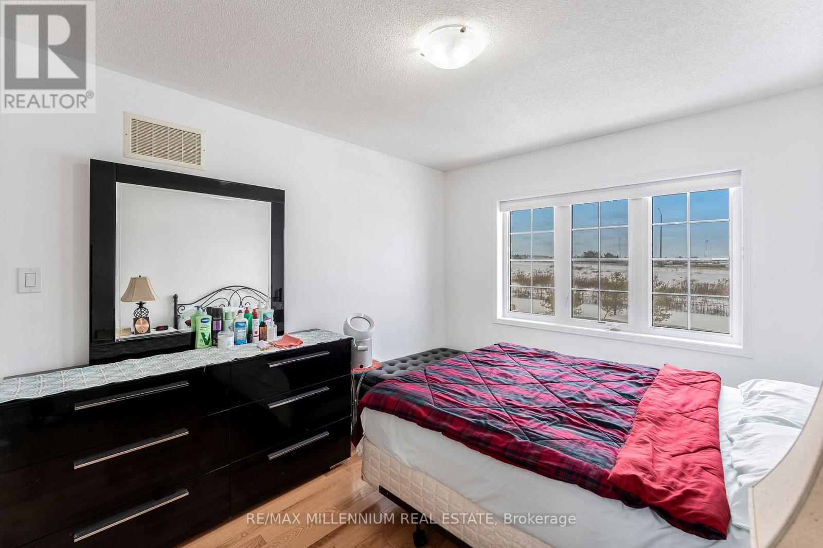 70 Sussexvale Drive, Brampton, Ontario  L6R 3R4 - Photo 42 - W12116485
