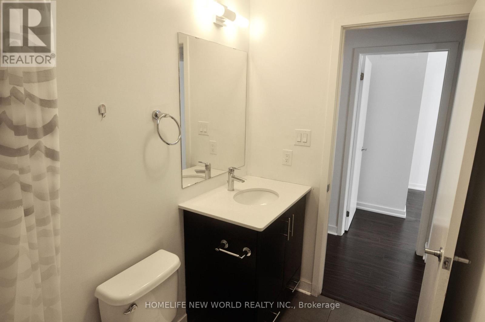 Th5 - 370 Square One Drive, Mississauga, Ontario  L5B 0E6 - Photo 10 - W12116550