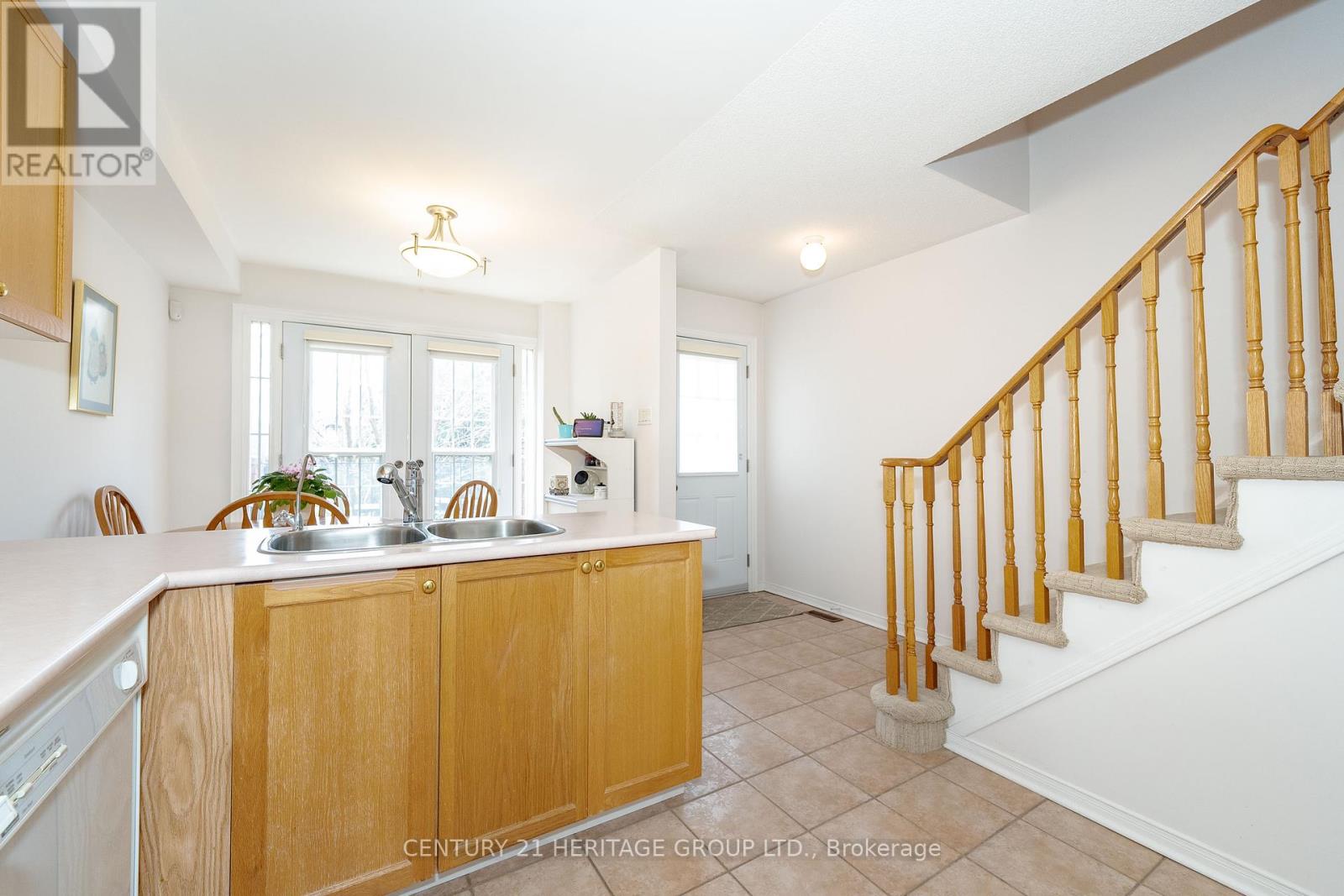 124 Rory Road, Toronto, Ontario  M6L 3G4 - Photo 11 - W12116661