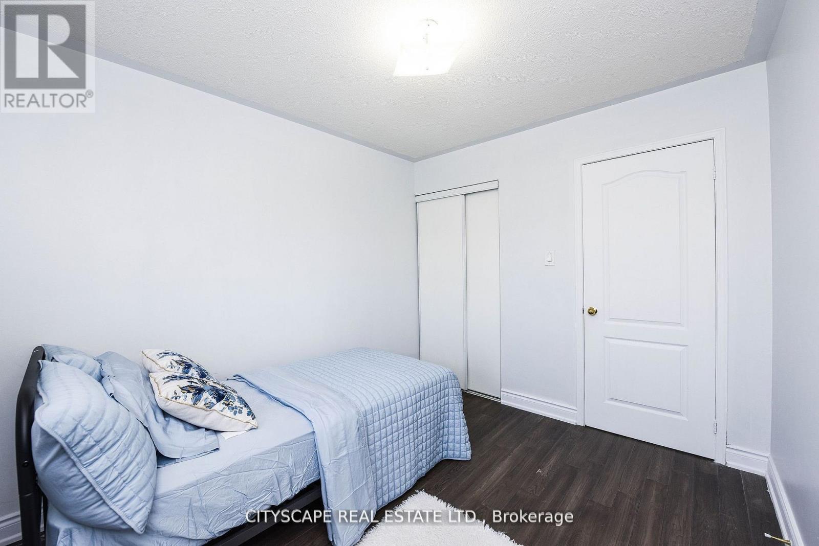 6037 Clover Ridge Crescent, Mississauga, Ontario  L5N 7B4 - Photo 10 - W12116679