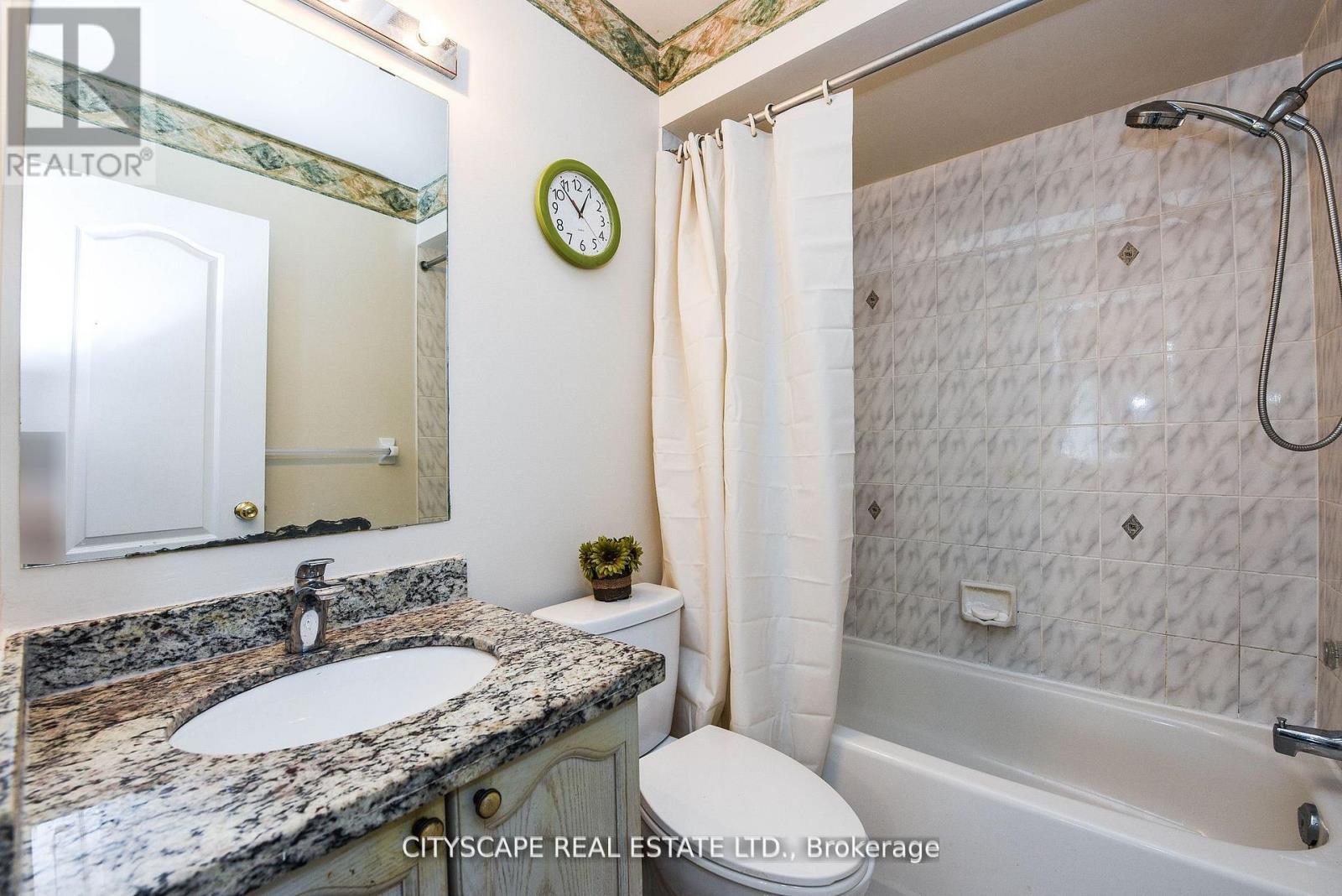 6037 Clover Ridge Crescent, Mississauga, Ontario  L5N 7B4 - Photo 12 - W12116679