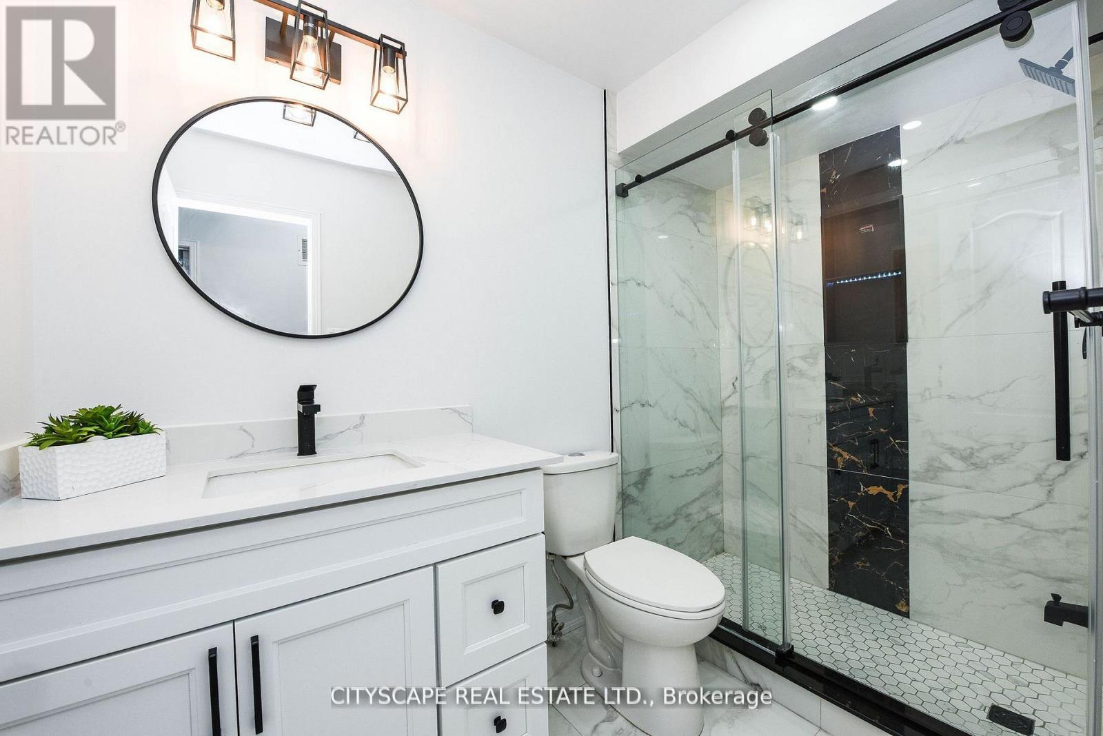 6037 Clover Ridge Crescent, Mississauga, Ontario  L5N 7B4 - Photo 9 - W12116679