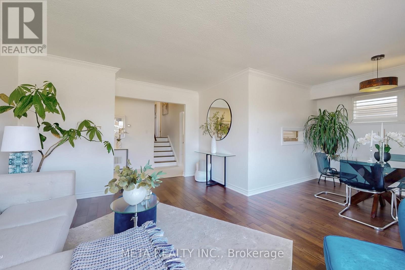 21 Tayrow Road, Toronto, Ontario  M9W 2T8 - Photo 4 - W12116683