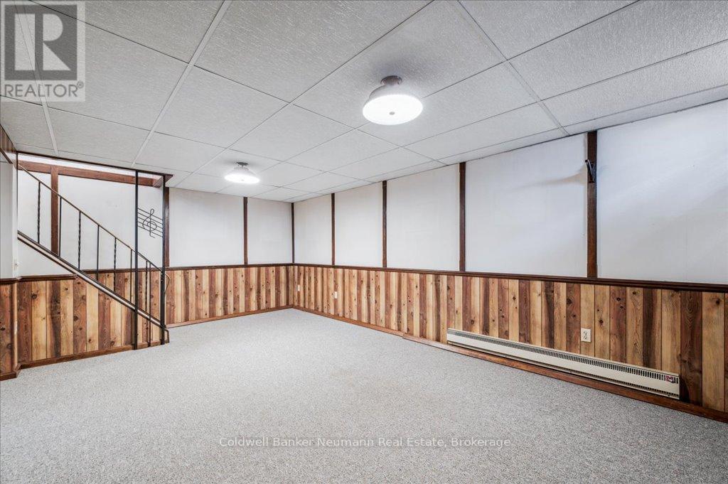 61 Applewood Crescent, Guelph, Ontario  N1H 6B3 - Photo 34 - X12114737