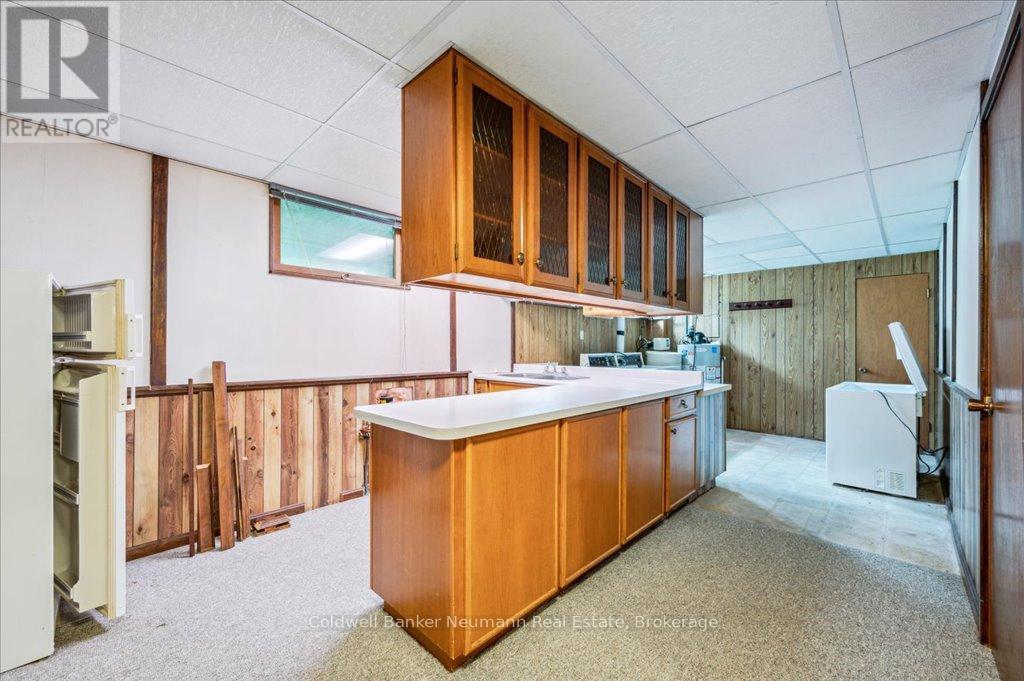 61 Applewood Crescent, Guelph, Ontario  N1H 6B3 - Photo 37 - X12114737