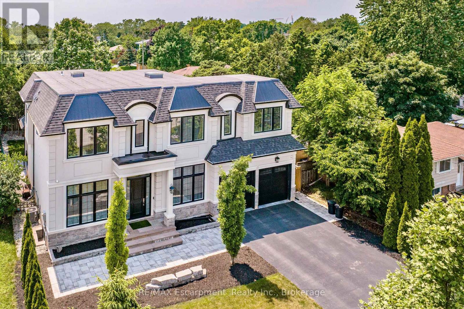 Property at 402 TENNYSON DRIVE image 2