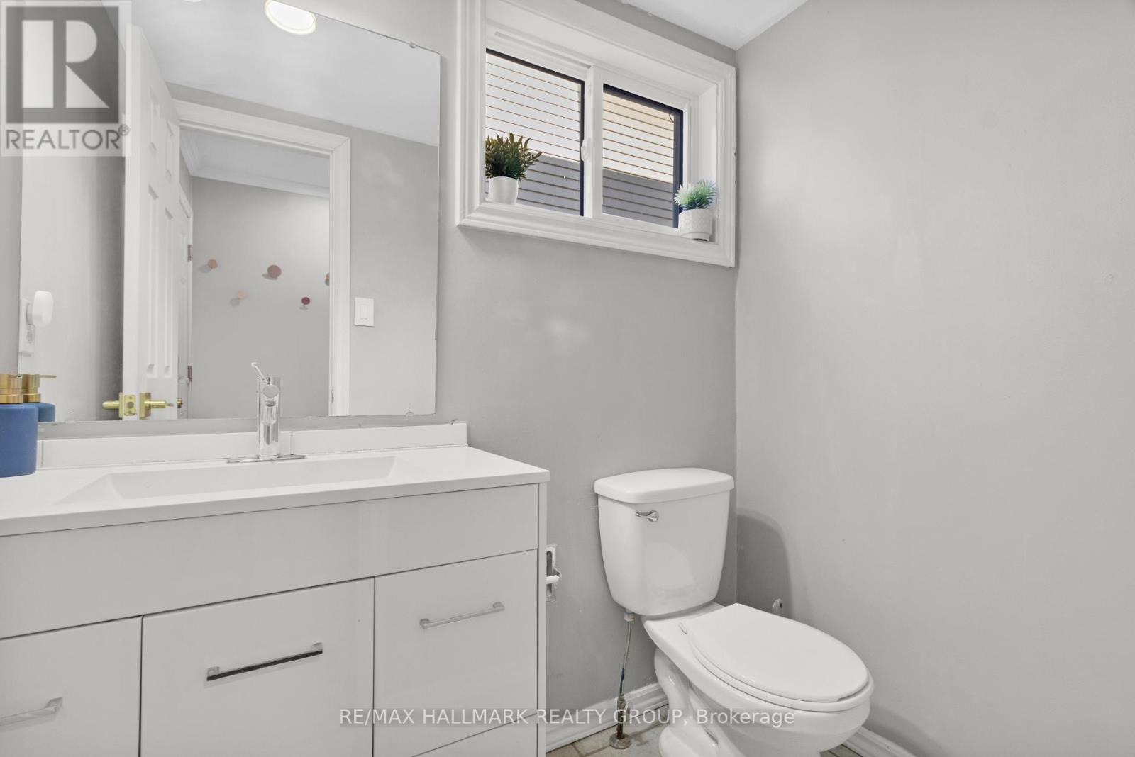 32 Brando Crescent, Ottawa, Ontario  K1T 2E3 - Photo 16 - X12116851