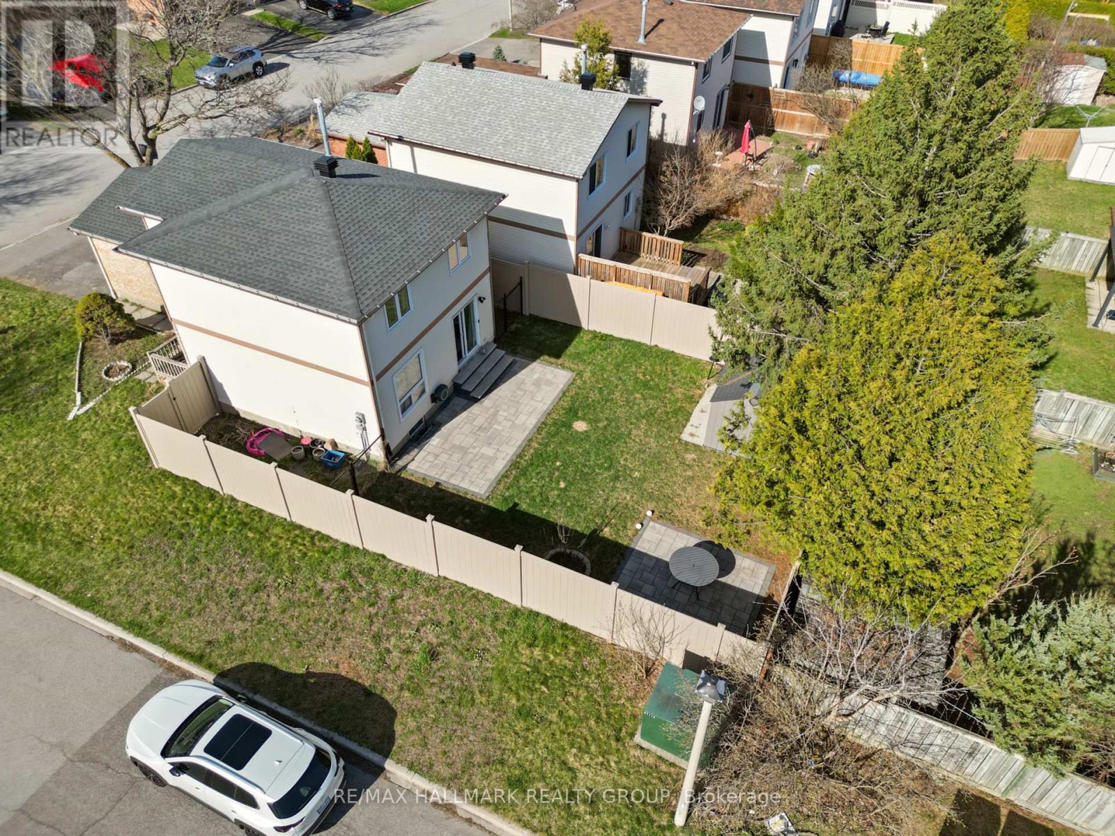 32 Brando Crescent, Ottawa, Ontario  K1T 2E3 - Photo 4 - X12116851