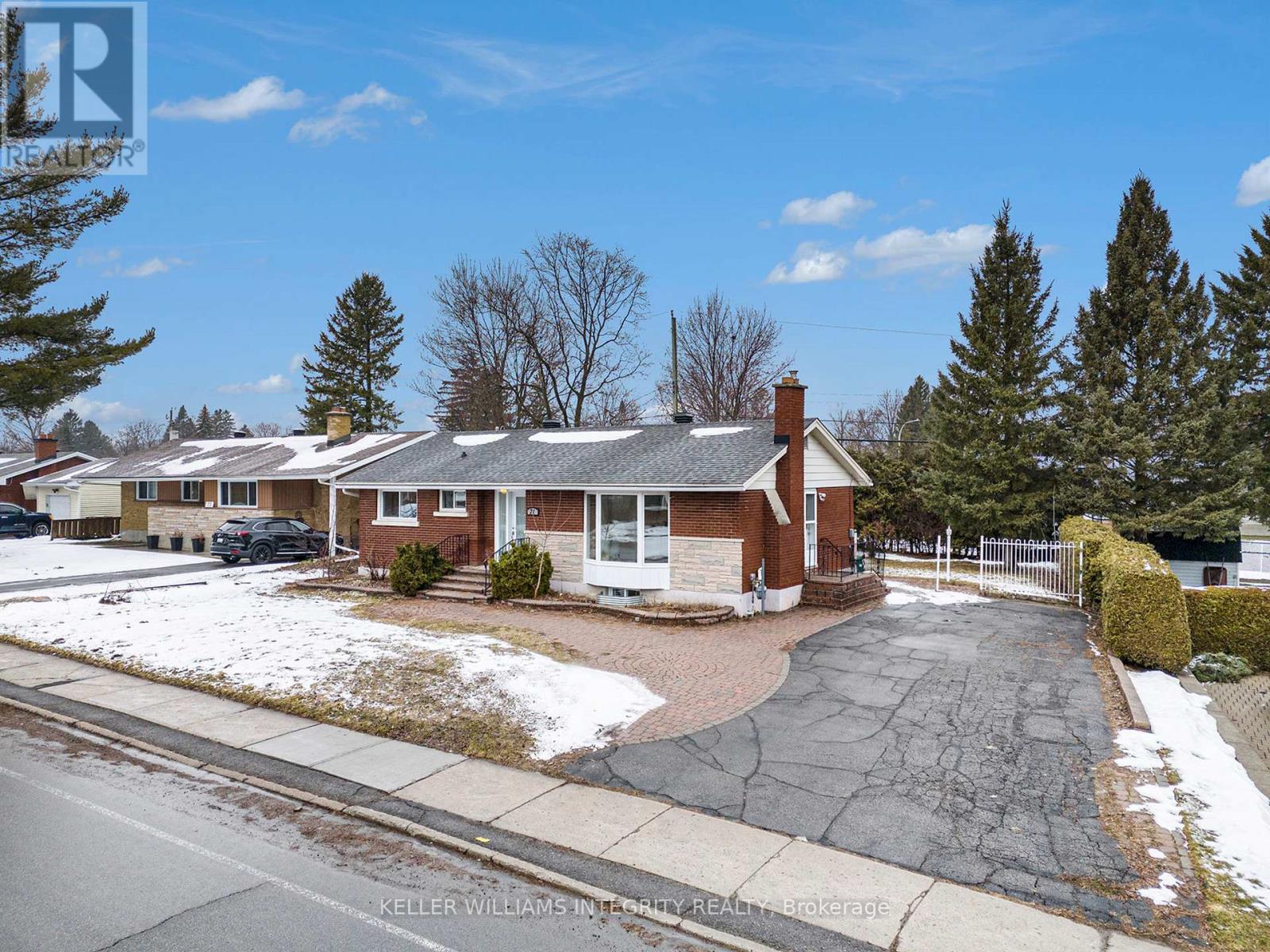 Property at 71 MAJESTIC DRIVE N image 2