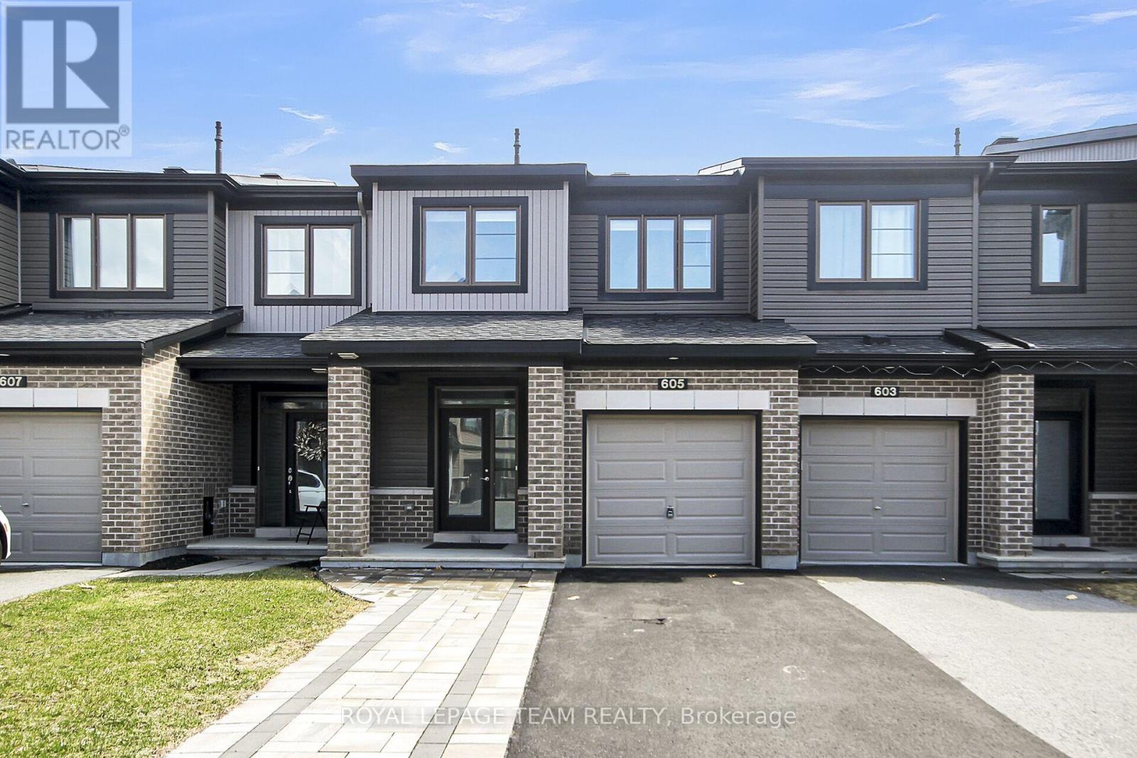 605 Lauraleaf Crescent, Ottawa, Ontario  K2J 6G7 - Photo 1 - X12116915