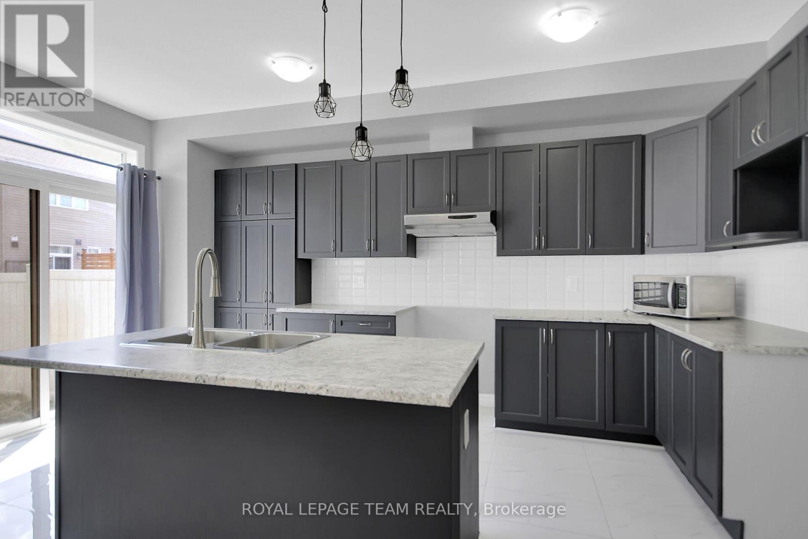 605 Lauraleaf Crescent, Ottawa, Ontario  K2J 6G7 - Photo 13 - X12116915