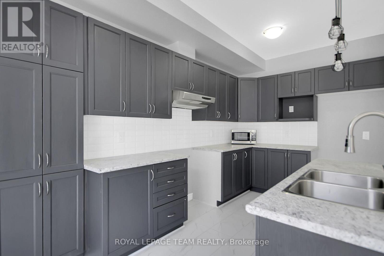 605 Lauraleaf Crescent, Ottawa, Ontario  K2J 6G7 - Photo 15 - X12116915