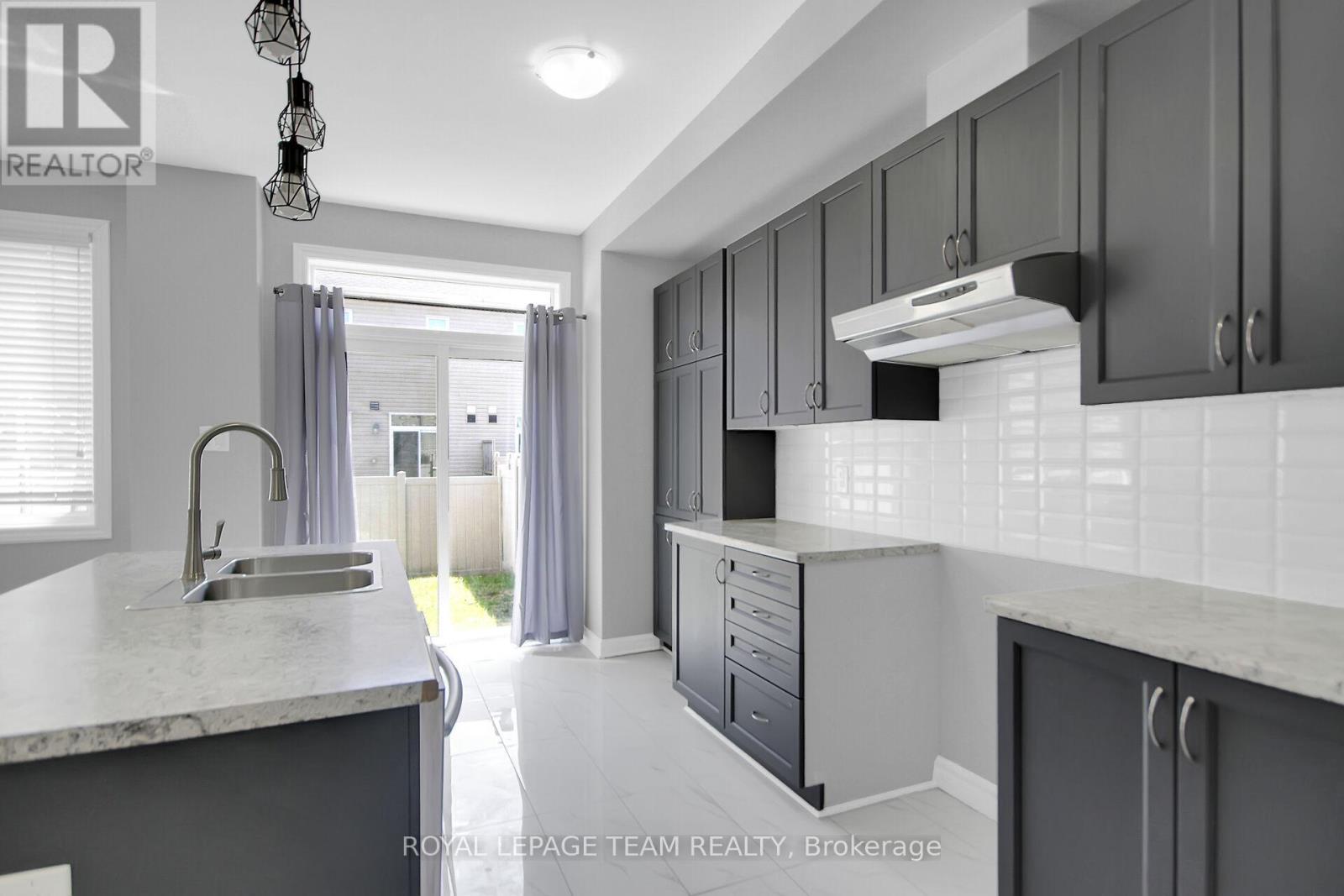 605 Lauraleaf Crescent, Ottawa, Ontario  K2J 6G7 - Photo 18 - X12116915