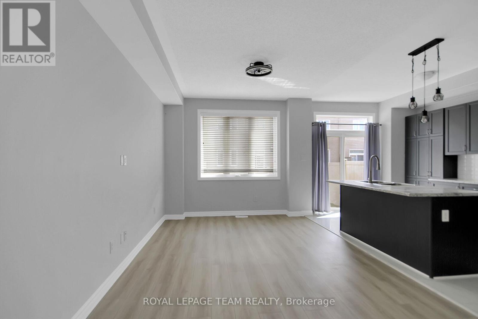 605 Lauraleaf Crescent, Ottawa, Ontario  K2J 6G7 - Photo 6 - X12116915