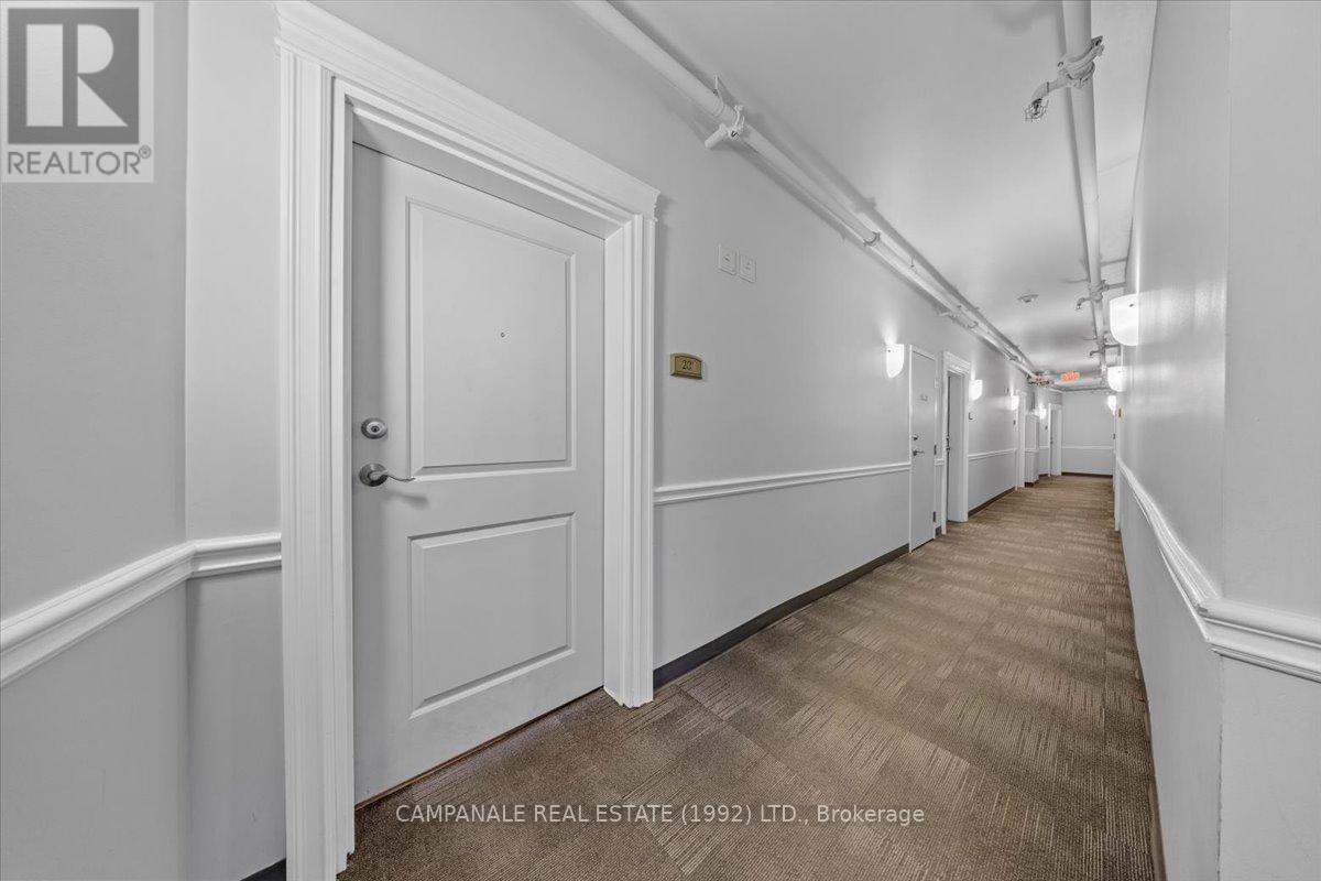 Property at 201 - 6 GROVE AVENUE image 4