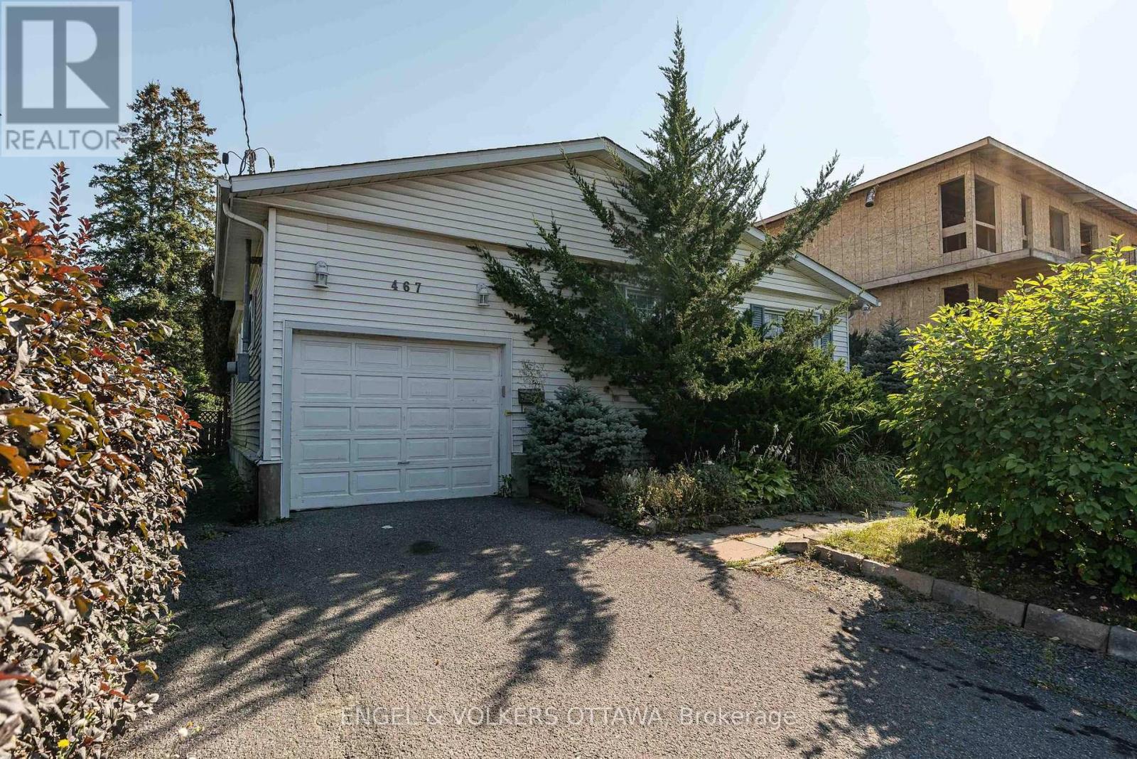 467 Edgeworth Avenue, Ottawa, Ontario  K2B 5L2 - Photo 2 - X12116951