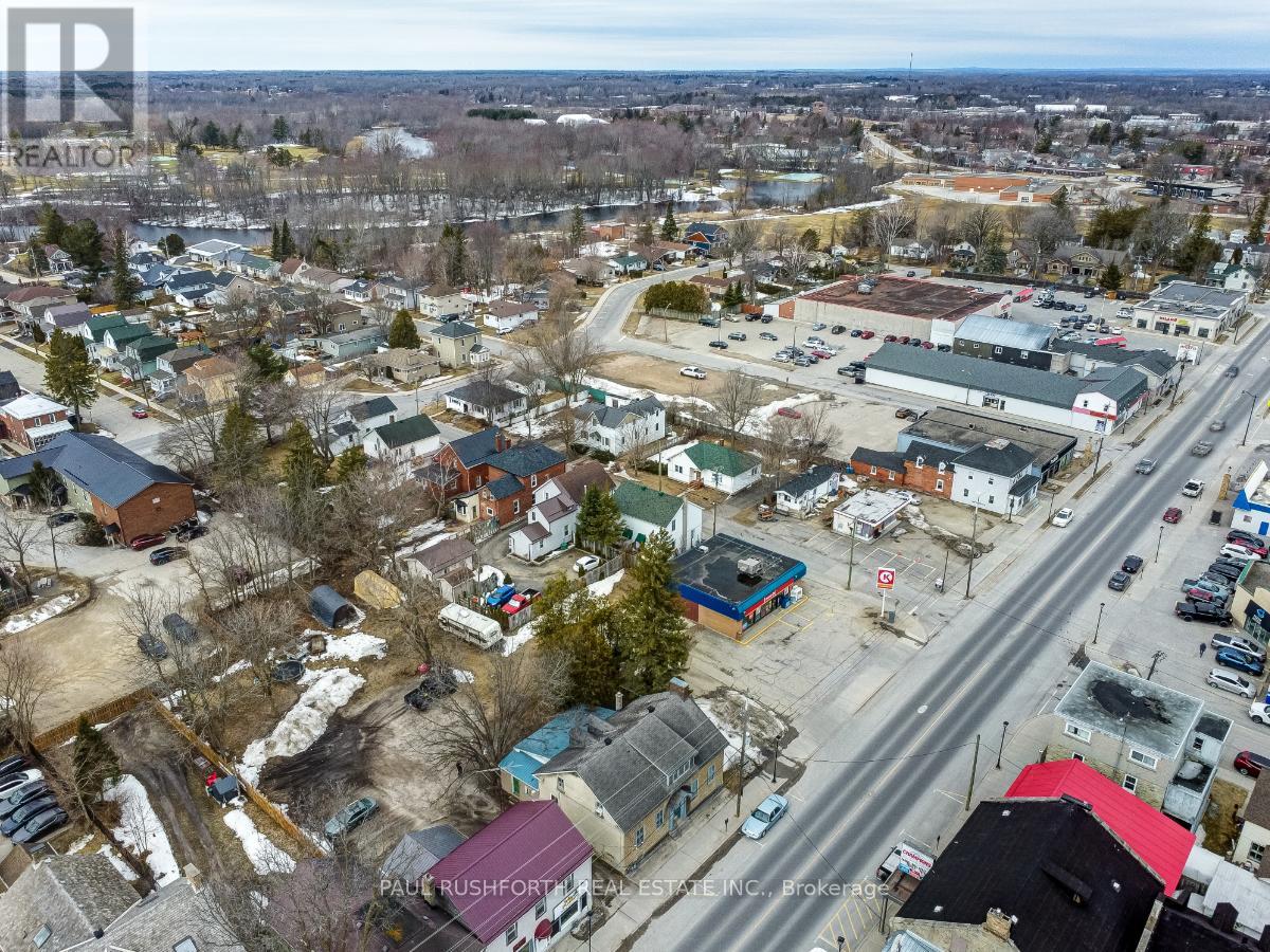 28 Wilson Street W, Perth, Ontario  K7H 2M9 - Photo 3 - X12117010