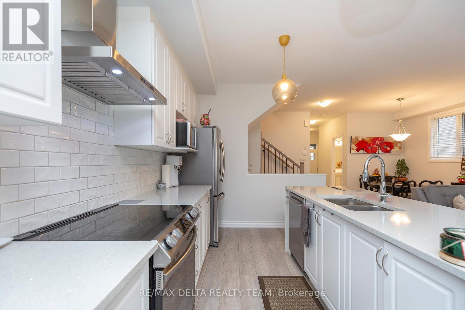310 Guppy Grove, Ottawa, Ontario  K4A 5G8 - Photo 11 - X12117017