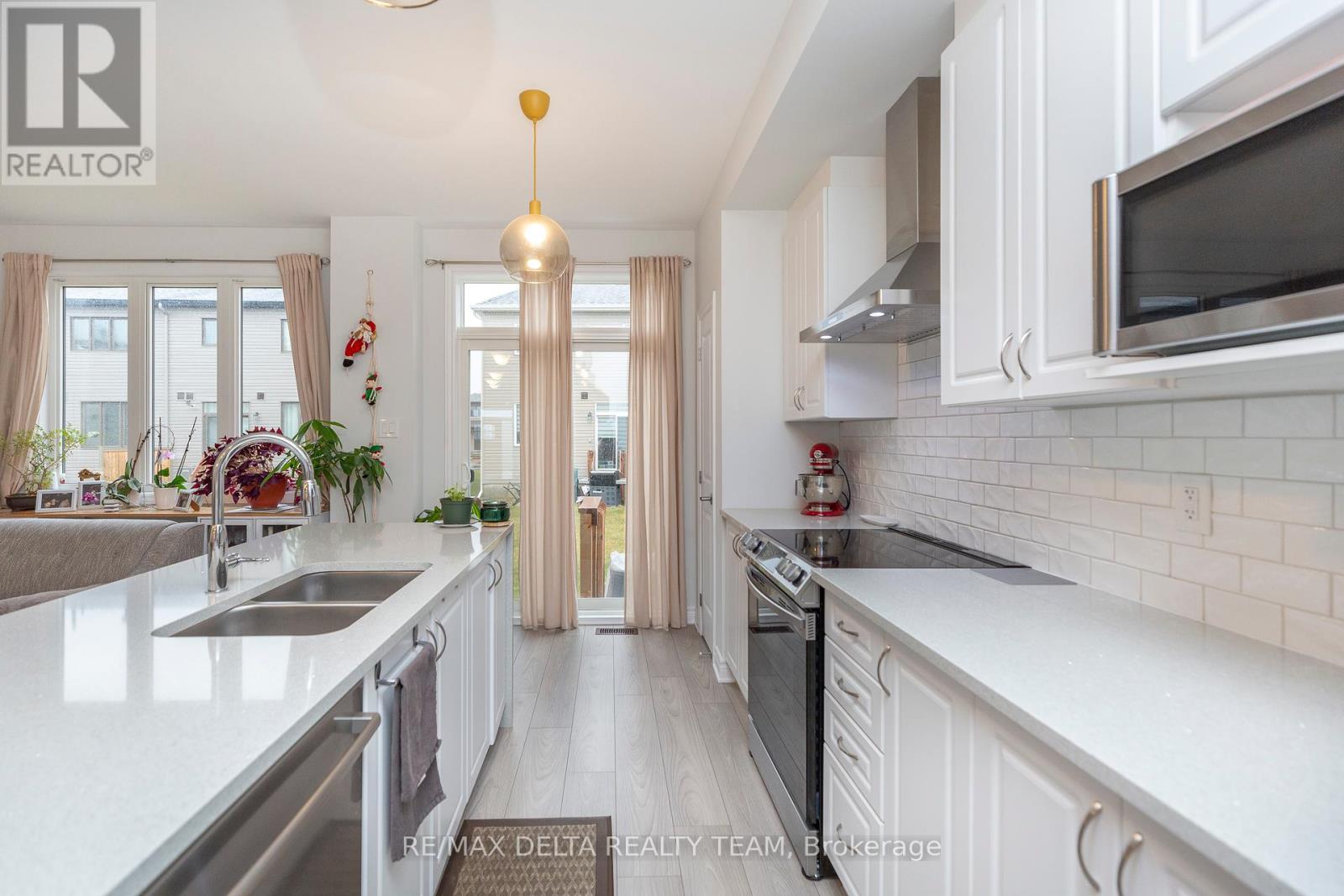 310 Guppy Grove, Ottawa, Ontario  K4A 5G8 - Photo 14 - X12117017