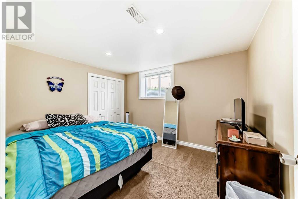 53 Wakefield Drive Sw, Calgary, Alberta  T3C 2W8 - Photo 26 - A2215940