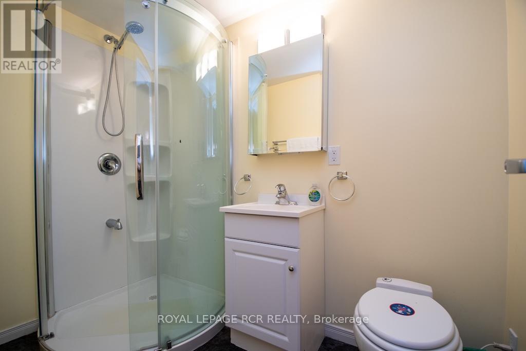 24 Juniper Crescent, Kawartha Lakes, Ontario  K0M 1C0 - Photo 17 - X12116437