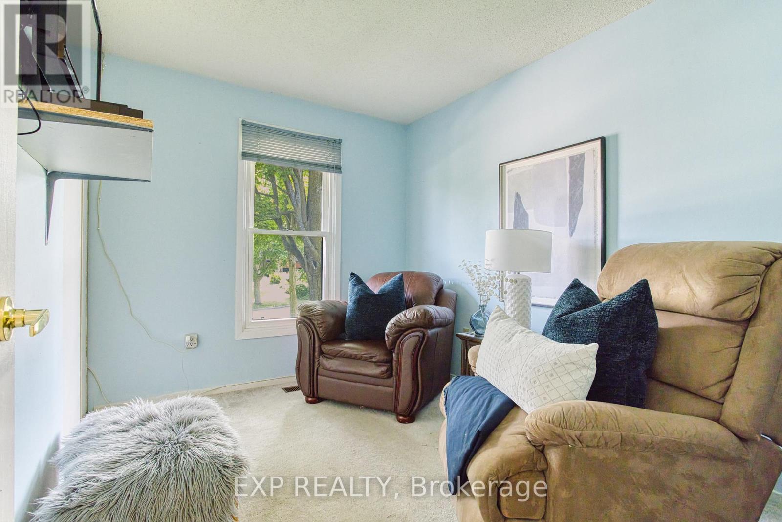 4 Cedar Glen, Grimsby, Ontario  L3M 4K2 - Photo 19 - X12116512