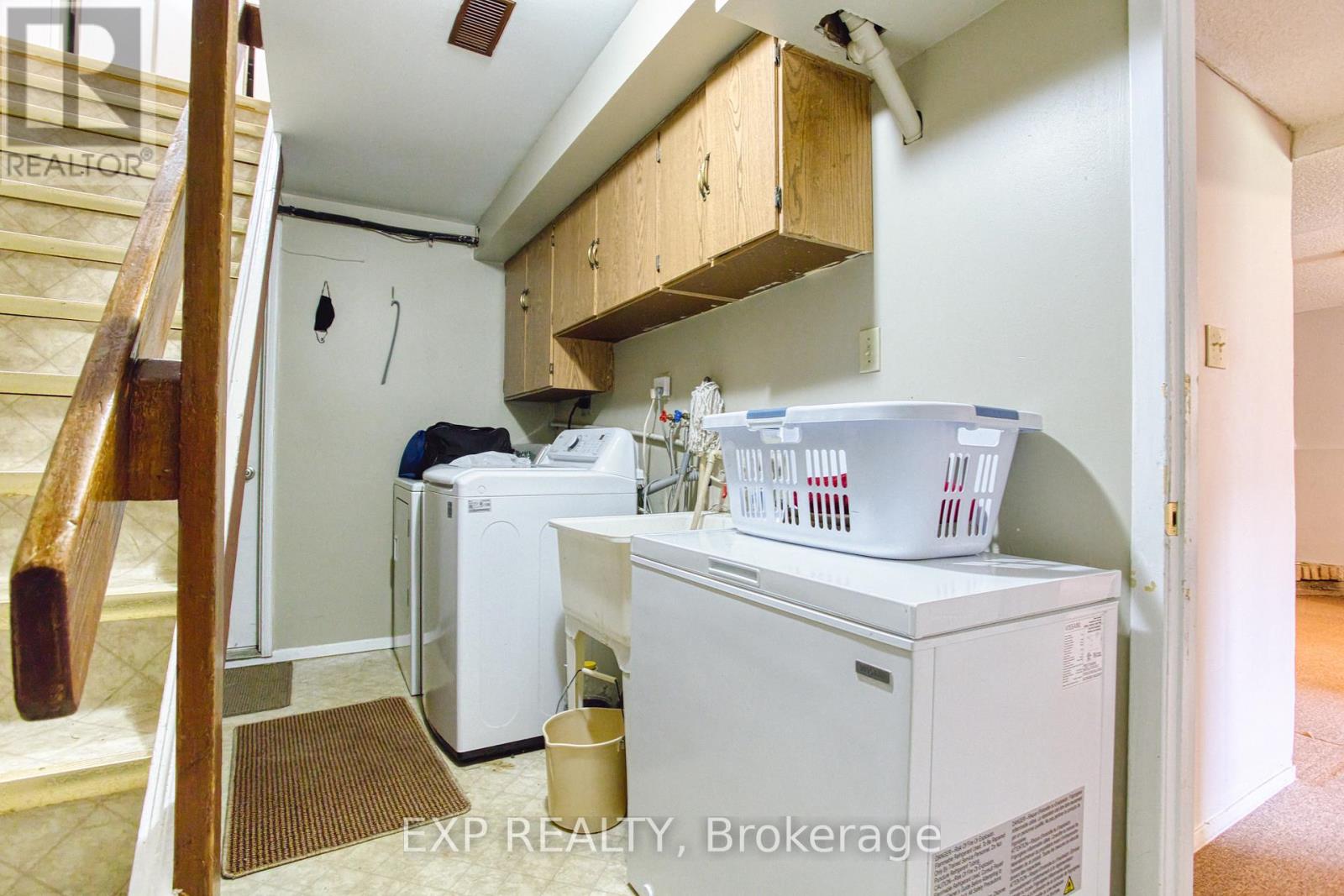 4 Cedar Glen, Grimsby, Ontario  L3M 4K2 - Photo 21 - X12116512